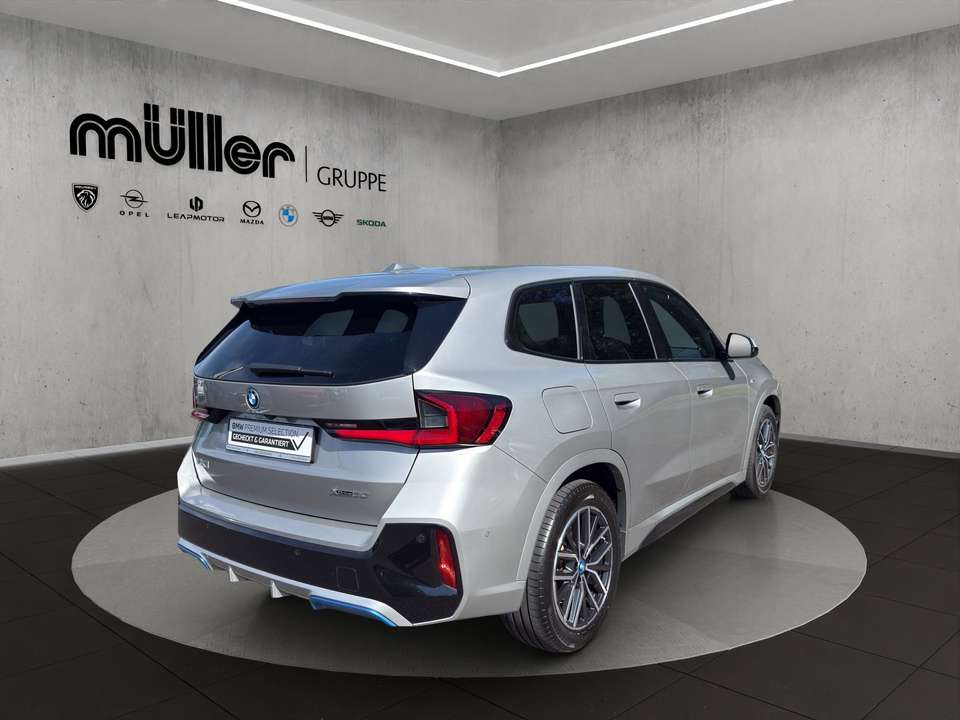 BMW iX1 - Imagem 7