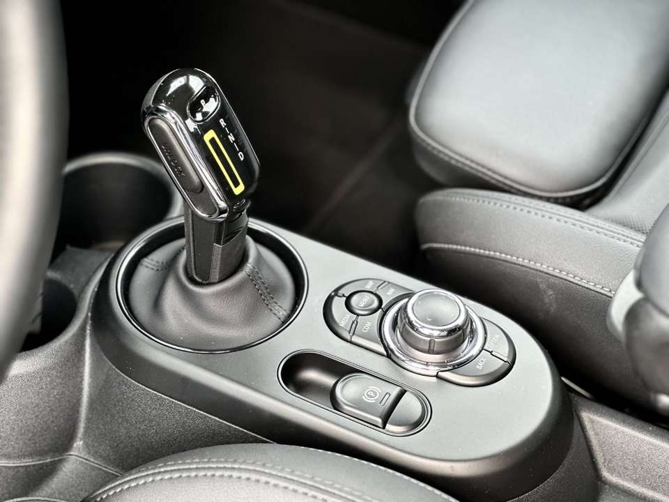 MINI Cooper SE - Imagem 13