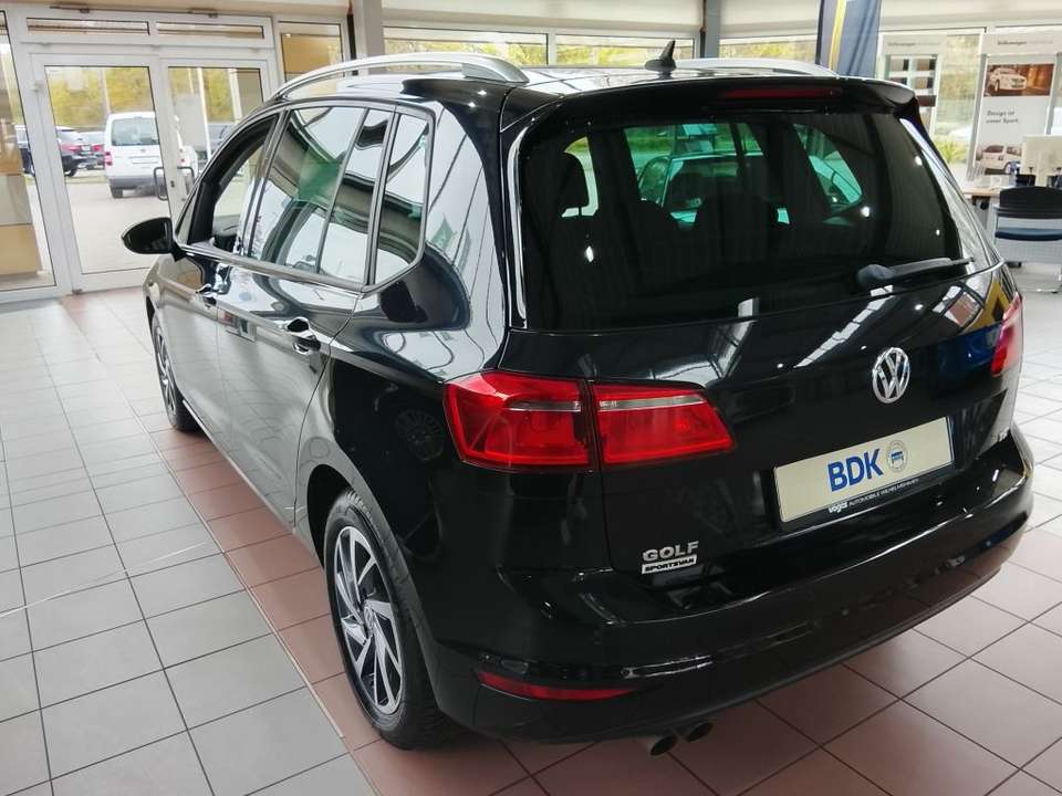 Volkswagen Golf Sportsvan - Imagem 9