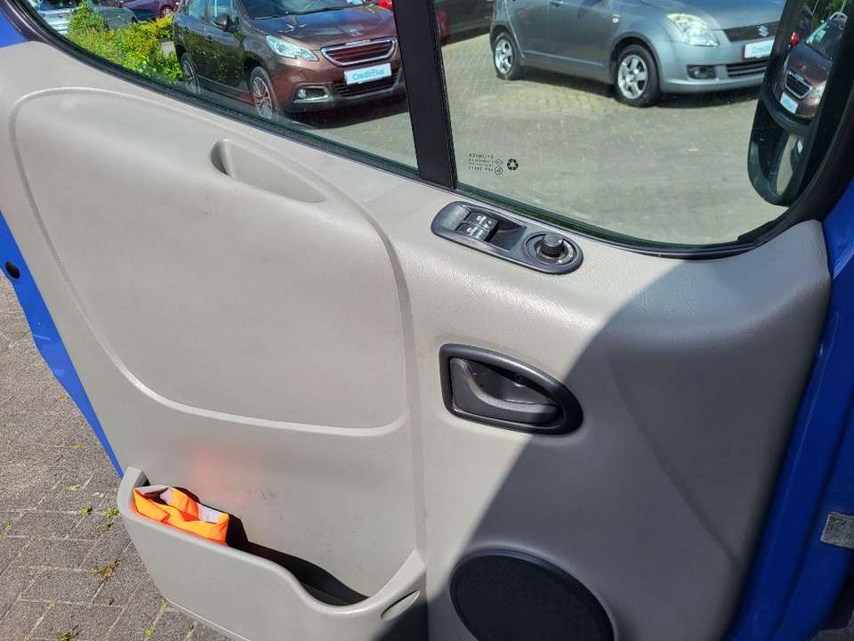 Opel Vivaro - Imagem 12