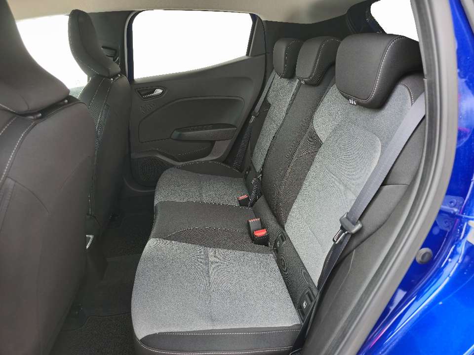Mitsubishi Colt - Imagem 12