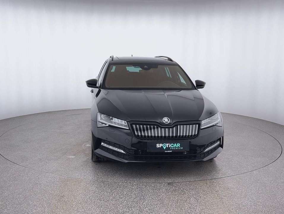 Skoda Superb - Imagem 2