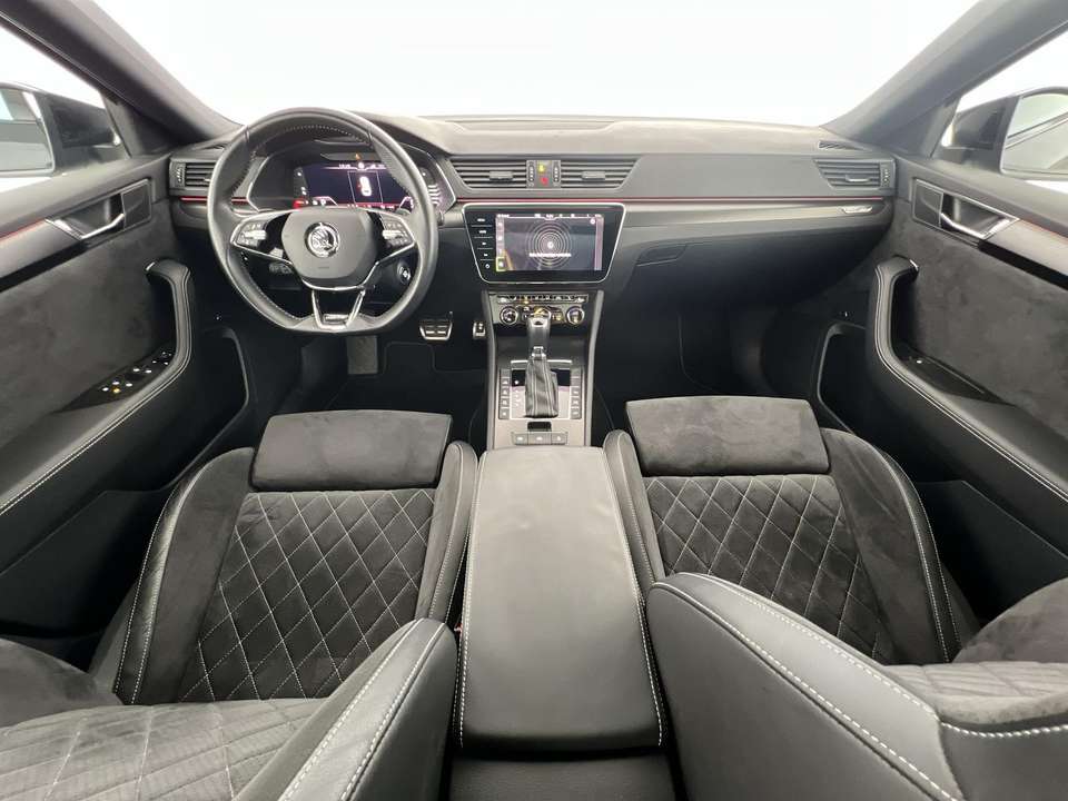 Skoda Superb - Imagem 6