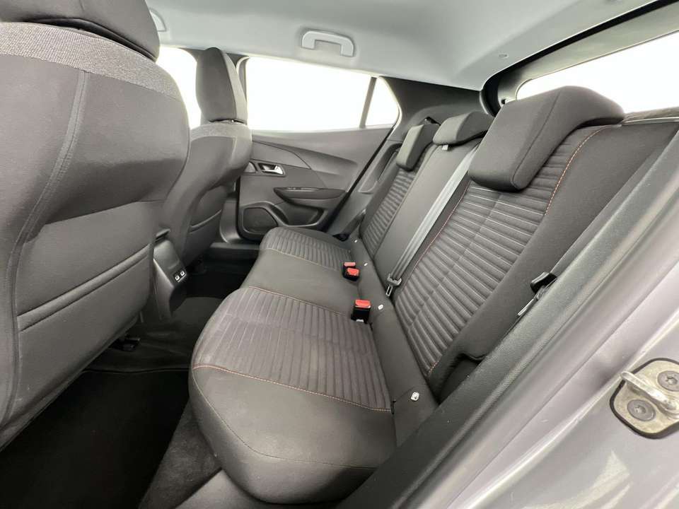 Peugeot e-2008 - Imagem 8