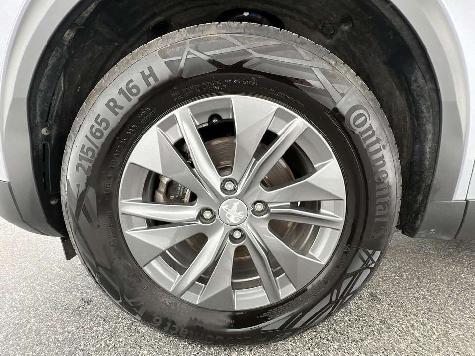 Peugeot e-2008 - Imagem 10