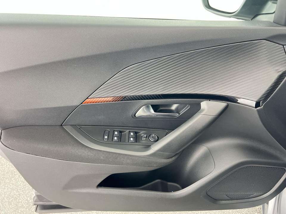 Peugeot e-2008 - Imagem 11