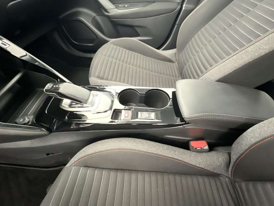 Peugeot e-2008 - Imagem 14
