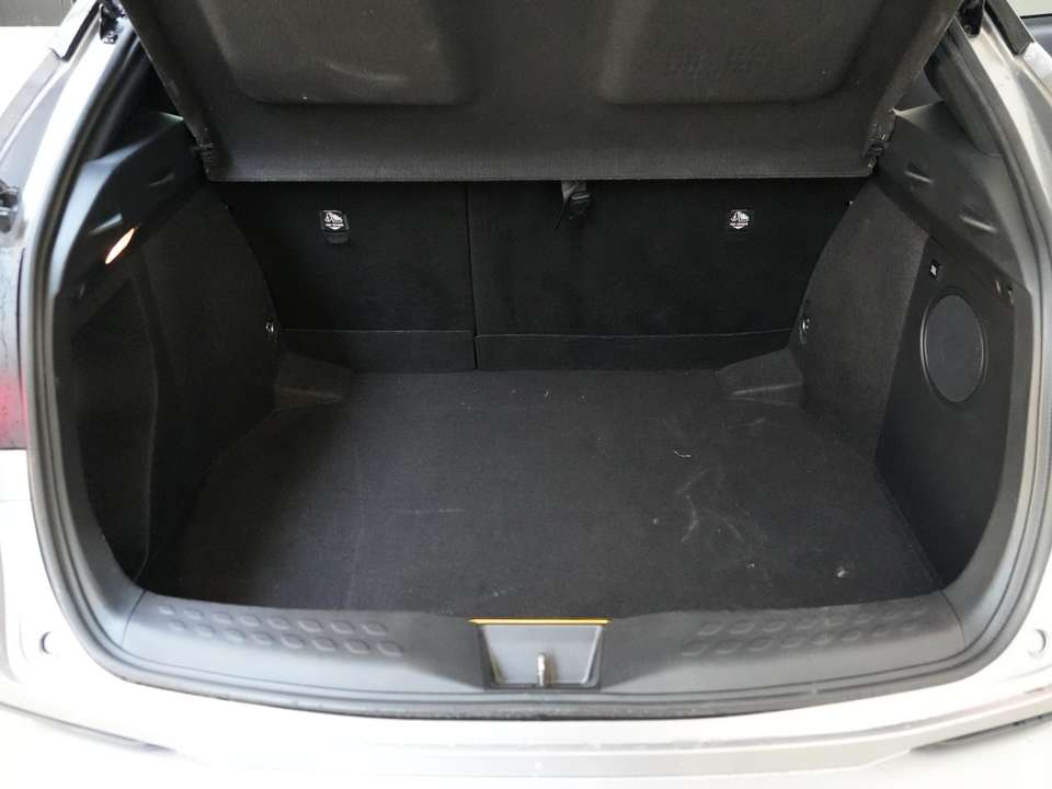 Toyota C-HR - Imagem 13