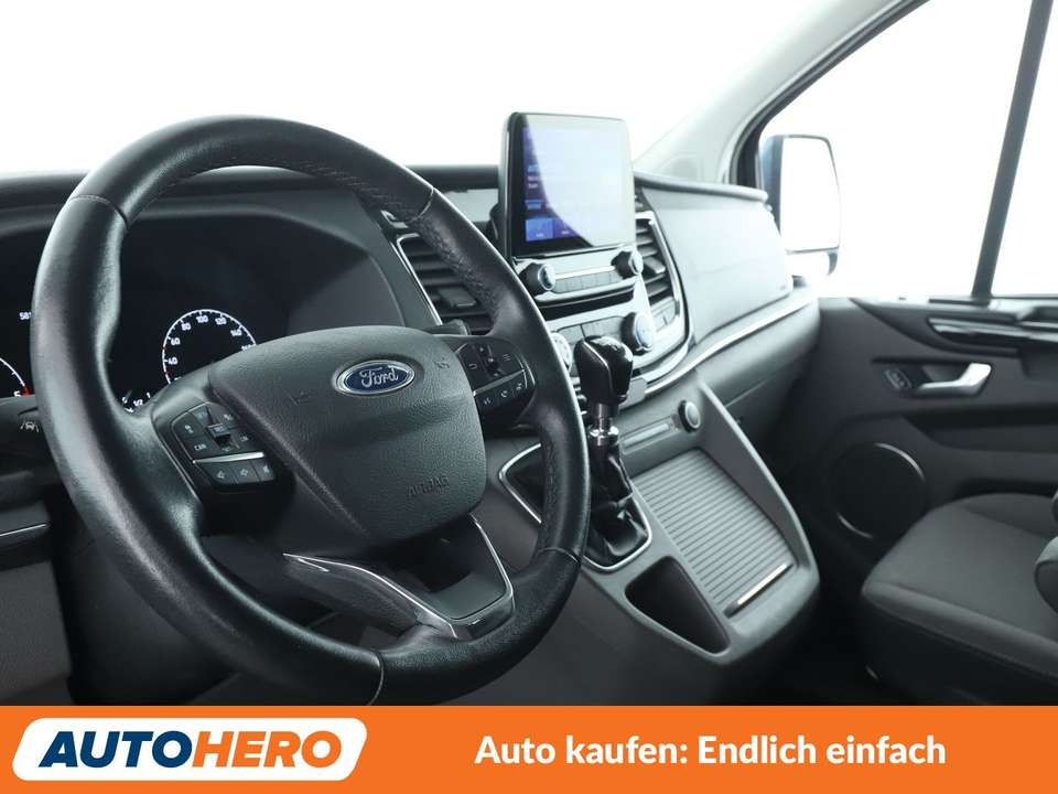 Ford Tourneo Custom - Imagem 11