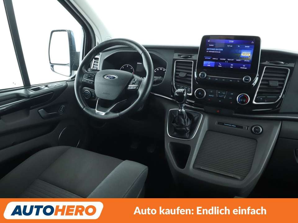 Ford Tourneo Custom - Imagem 13