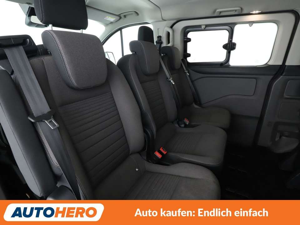 Ford Tourneo Custom - Imagem 14