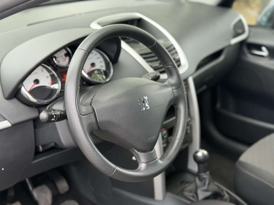 Peugeot 207 - Imagem 8