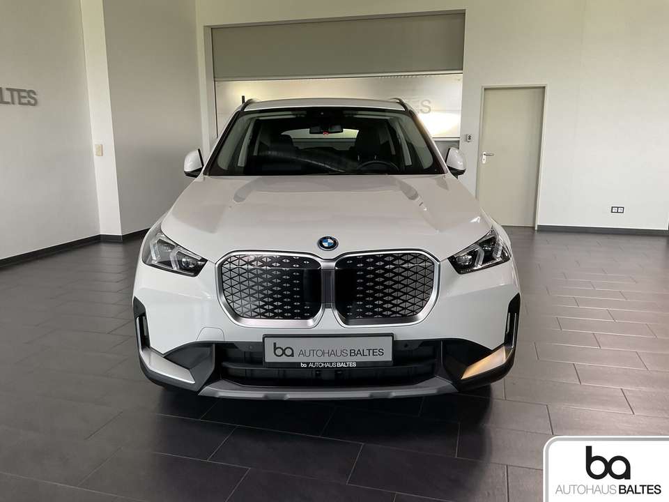 BMW iX1 - Imagem 2