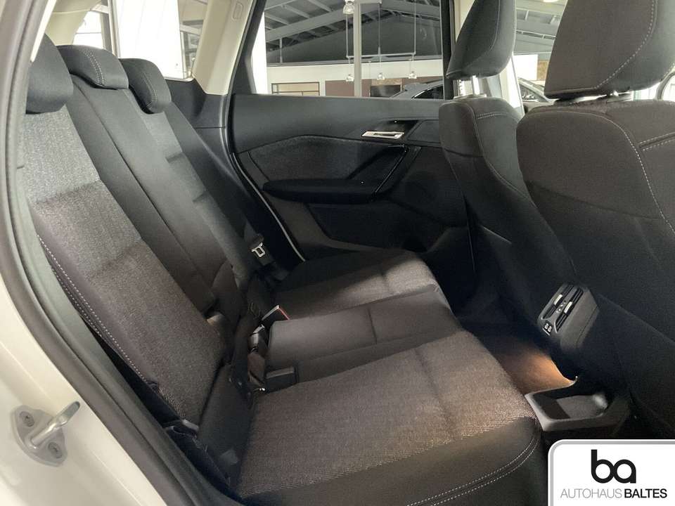 BMW iX1 - Imagem 8