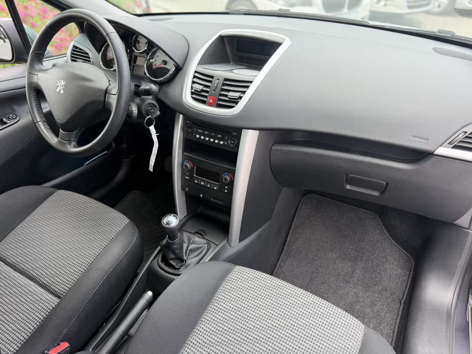 Peugeot 207 - Imagem 9