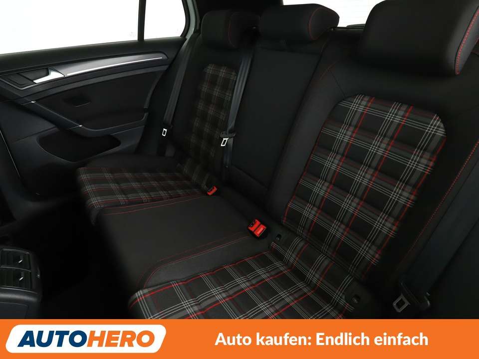 Volkswagen Golf GTI - Imagem 14