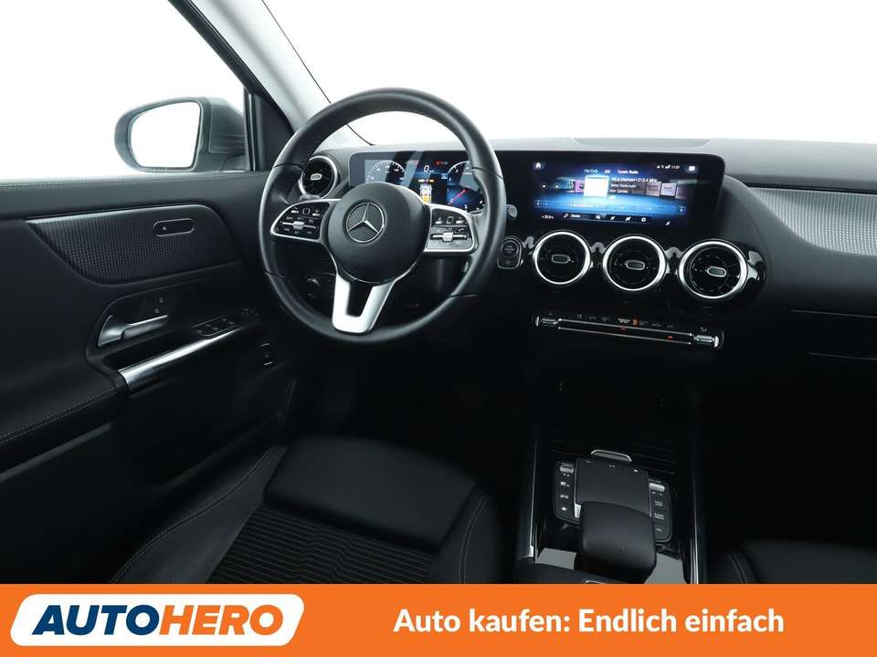 Mercedes-Benz GLA 200 - Imagem 13