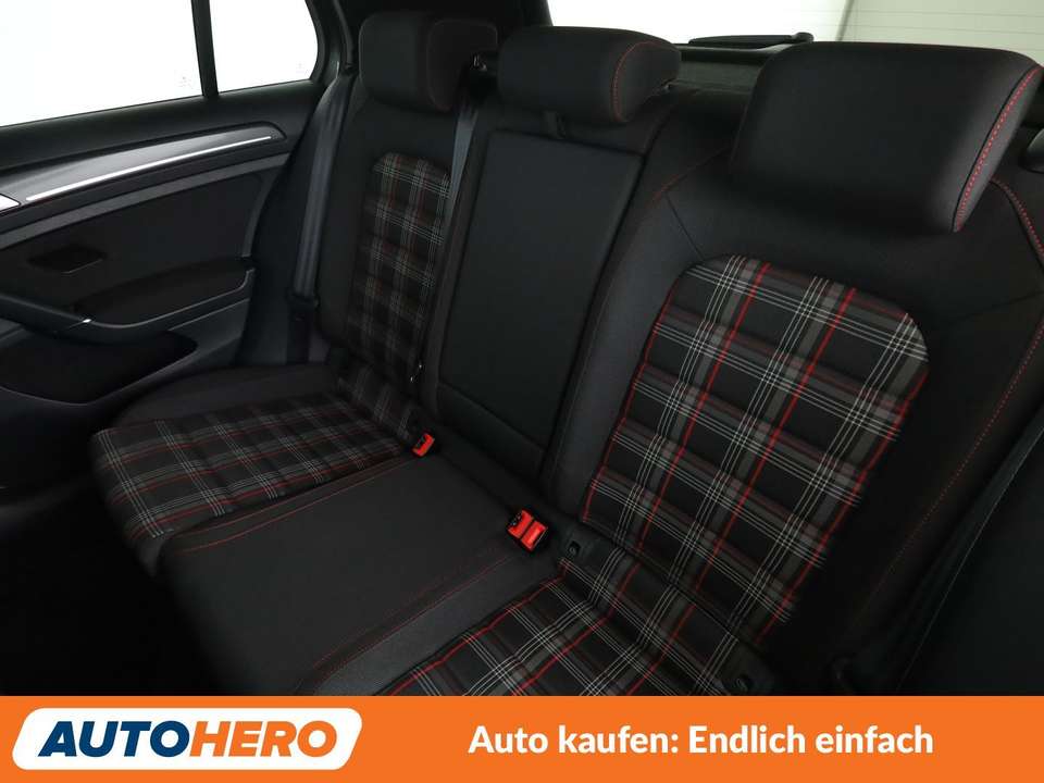 Volkswagen Golf GTI - Imagem 14