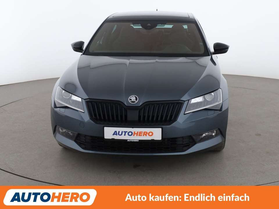 Skoda Superb - Imagem 9