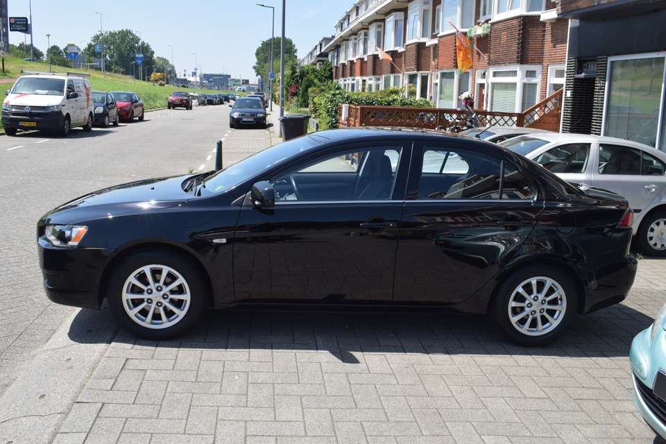 Mitsubishi Lancer - Imagem 3