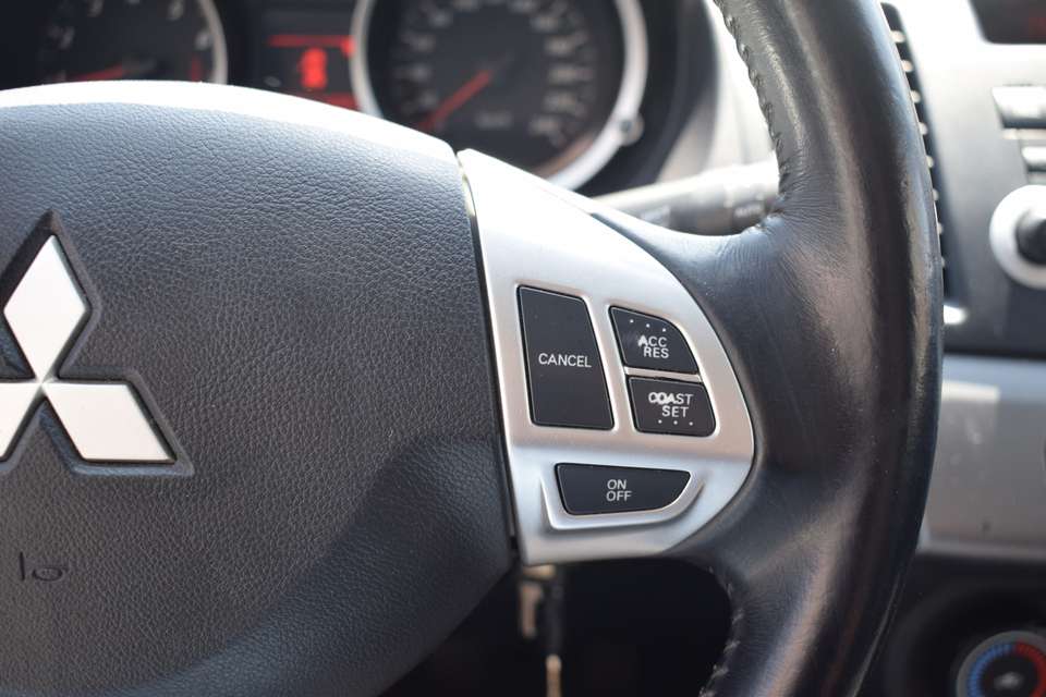 Mitsubishi Lancer - Imagem 13