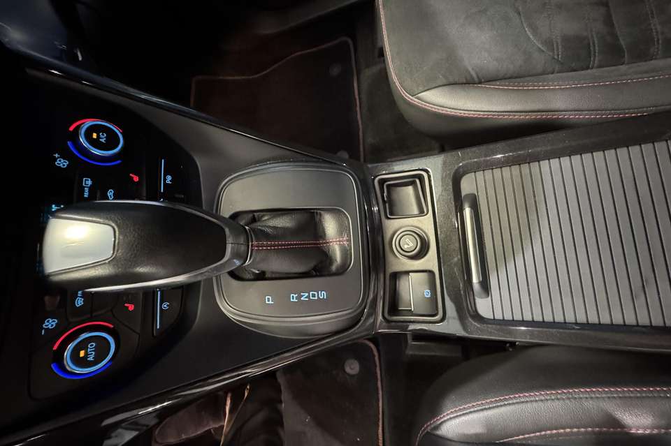 Ford Kuga - Imagem 9