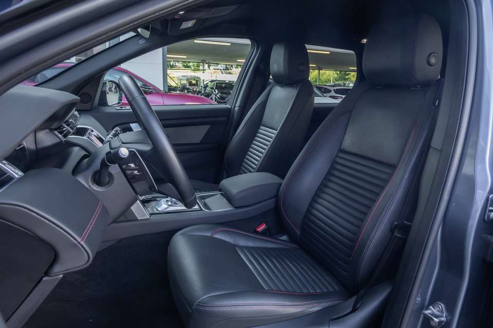 Land Rover Discovery Sport - Imagem 12