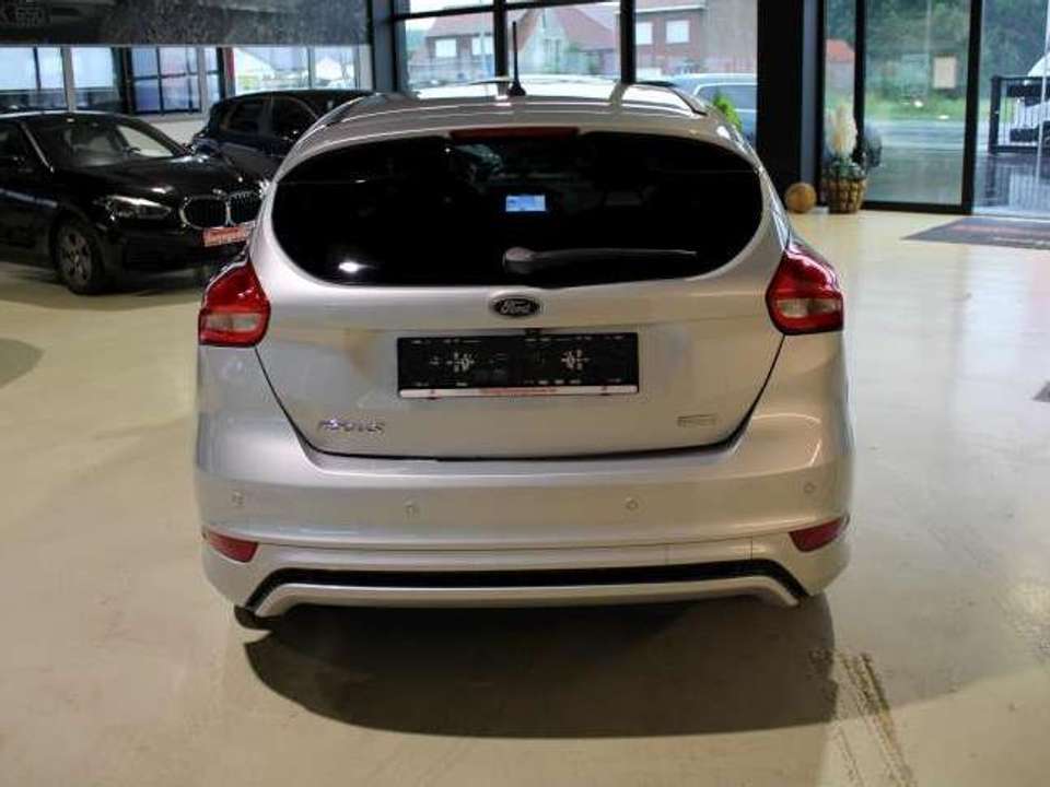Ford Focus - Imagem 7