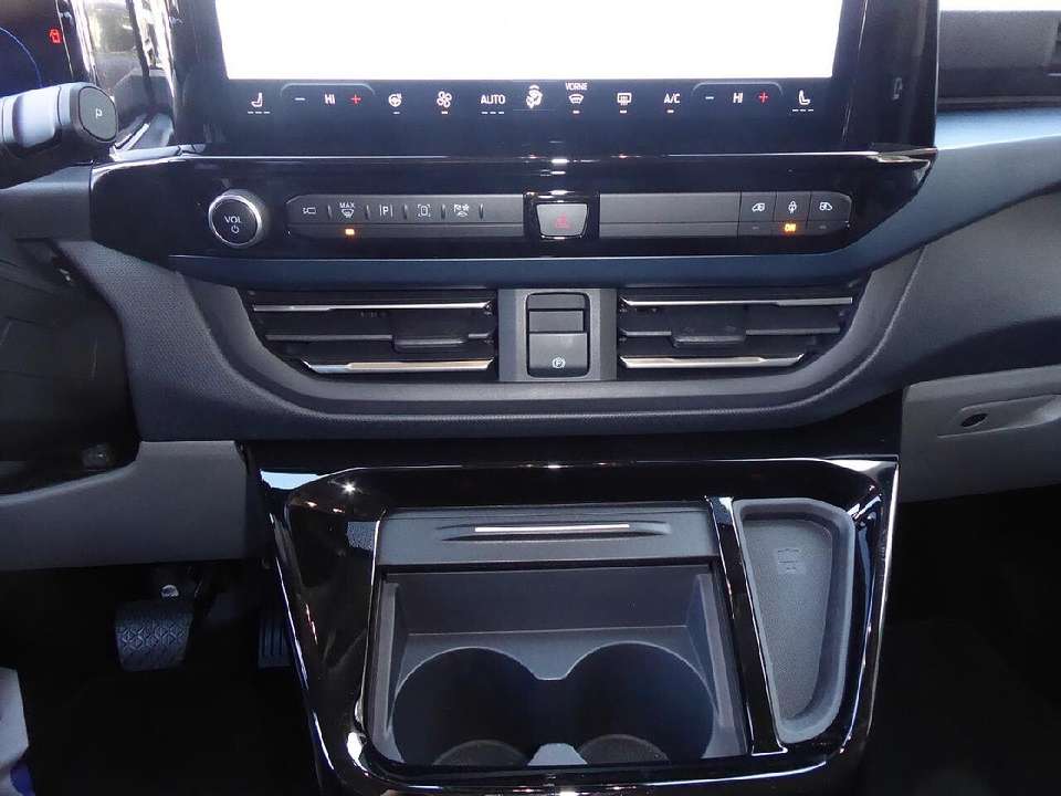 Ford Tourneo Custom - Imagem 11