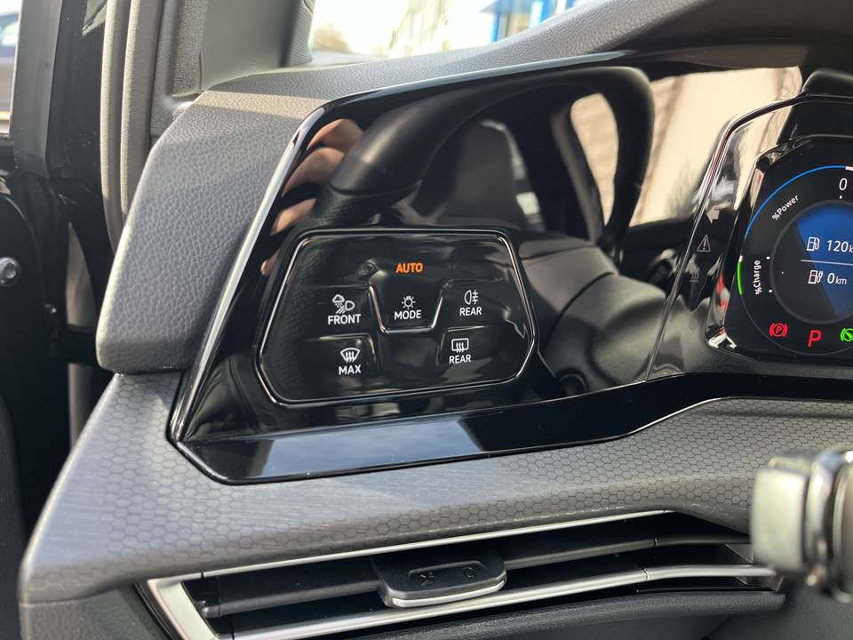 Volkswagen Golf GTE - Imagem 11
