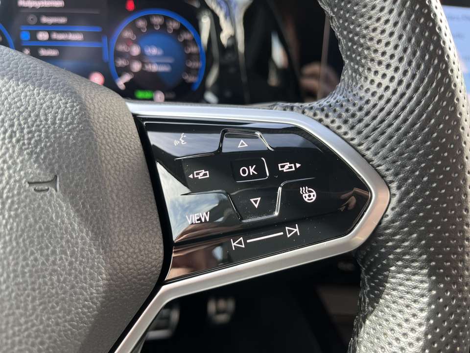 Volkswagen Golf GTE - Imagem 15
