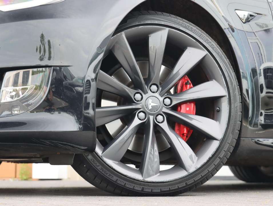 Tesla Model S - Imagem 11