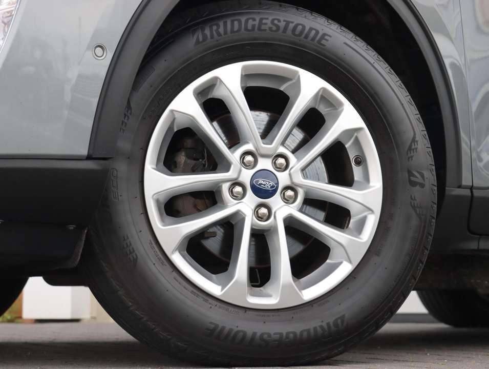 Ford Kuga - Imagem 11