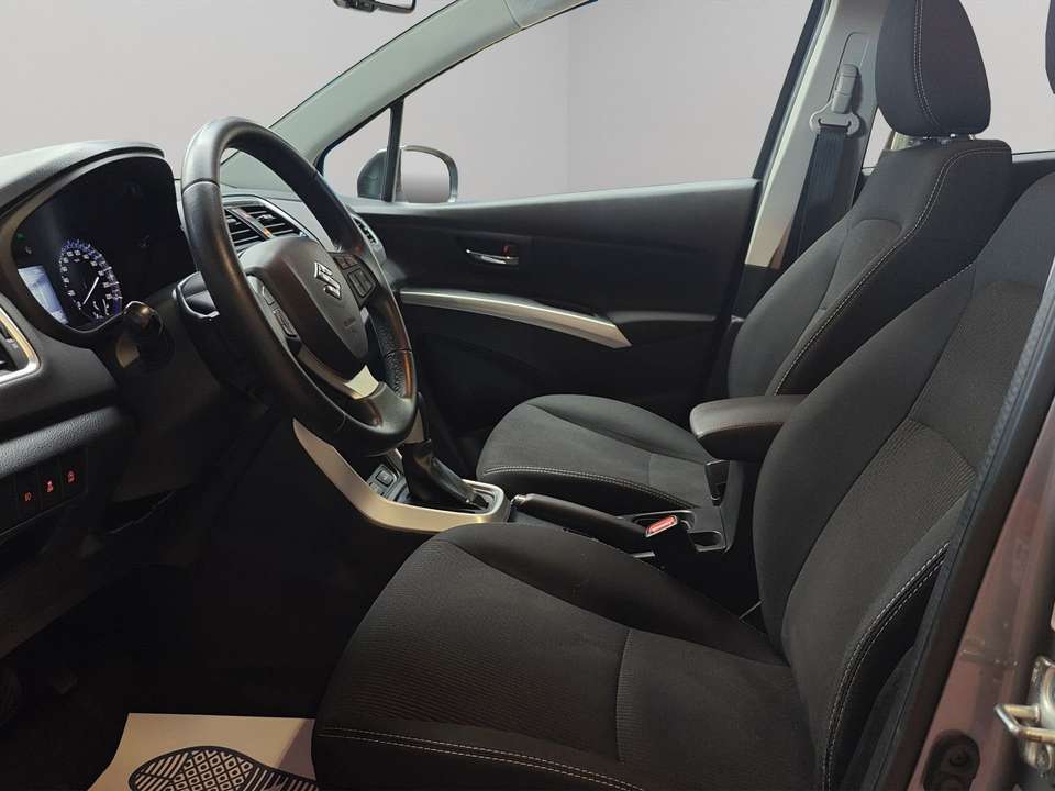 Suzuki SX4 S-Cross - Imagem 9
