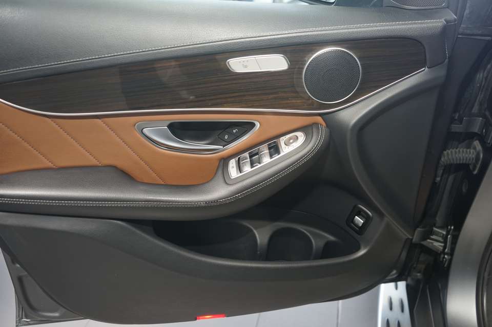 Mercedes-Benz GLC 43 AMG - Imagem 15