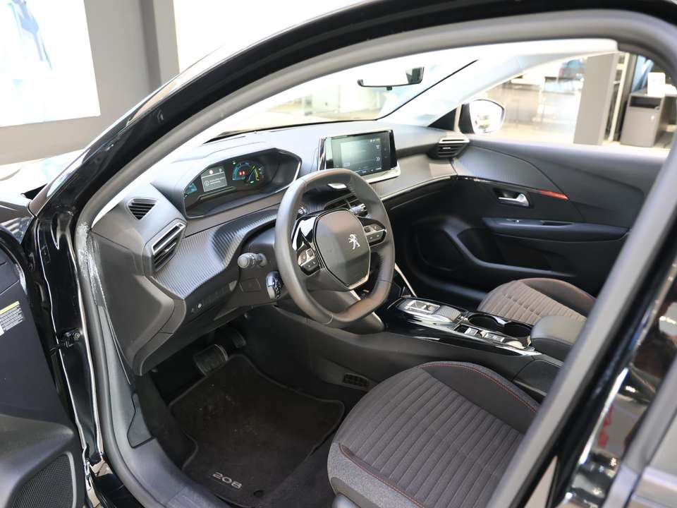 Peugeot e-208 - Imagem 11