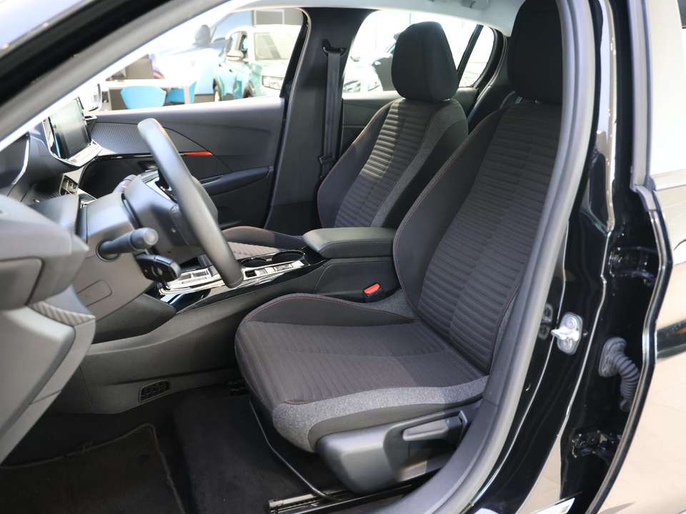 Peugeot e-208 - Imagem 12