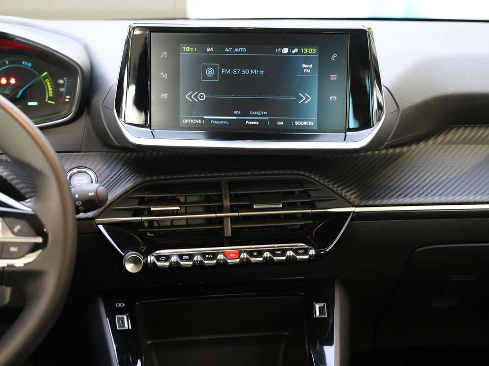 Peugeot e-208 - Imagem 14