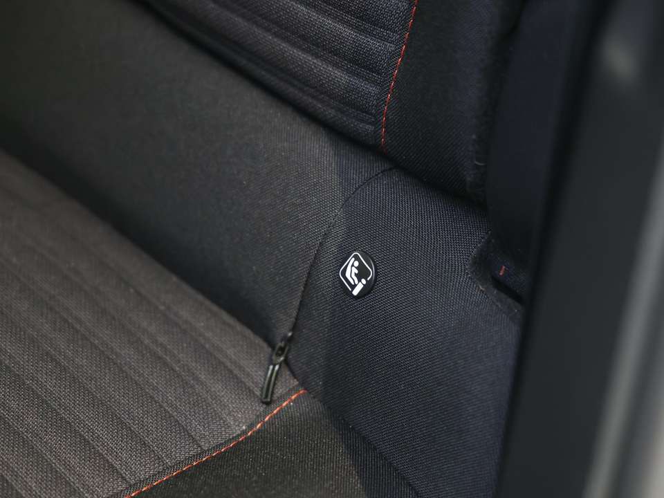 Peugeot e-208 - Imagem 15
