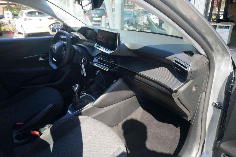 Peugeot 208 - Imagem 14