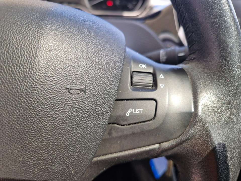 Peugeot 2008 - Imagem 12