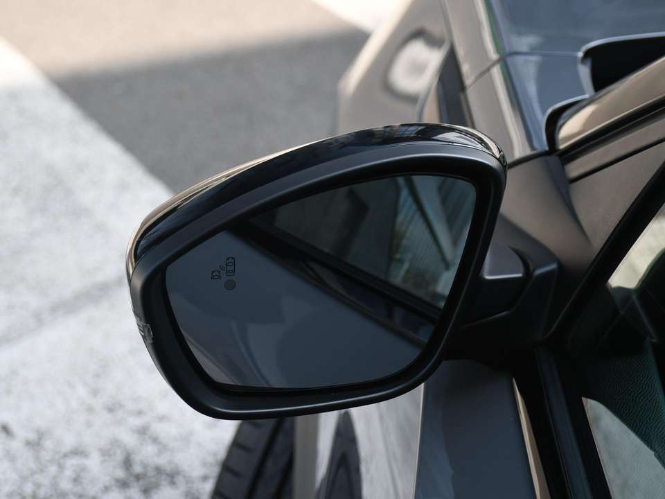 Peugeot e-2008 - Imagem 8