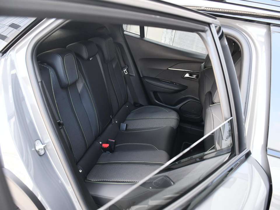 Peugeot e-2008 - Imagem 12