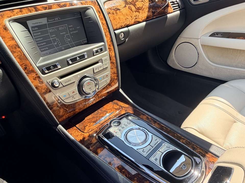 Jaguar XK - Imagem 10