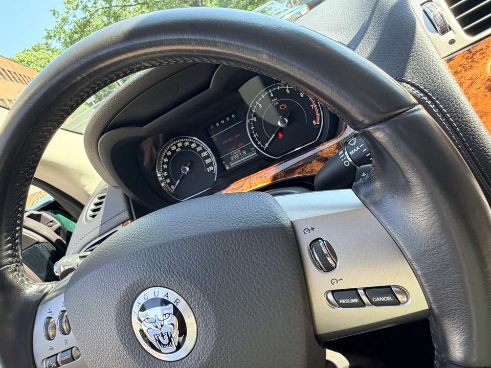 Jaguar XK - Imagem 12