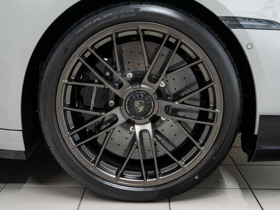 Porsche 992 - Imagem 11
