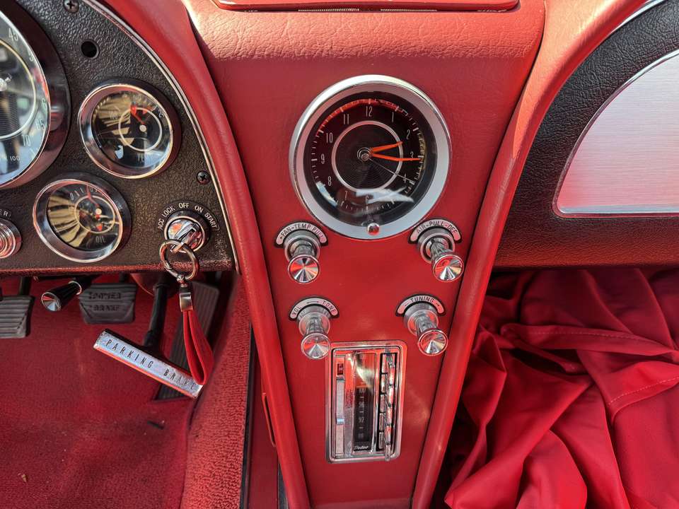 Corvette C2 - Imagem 12