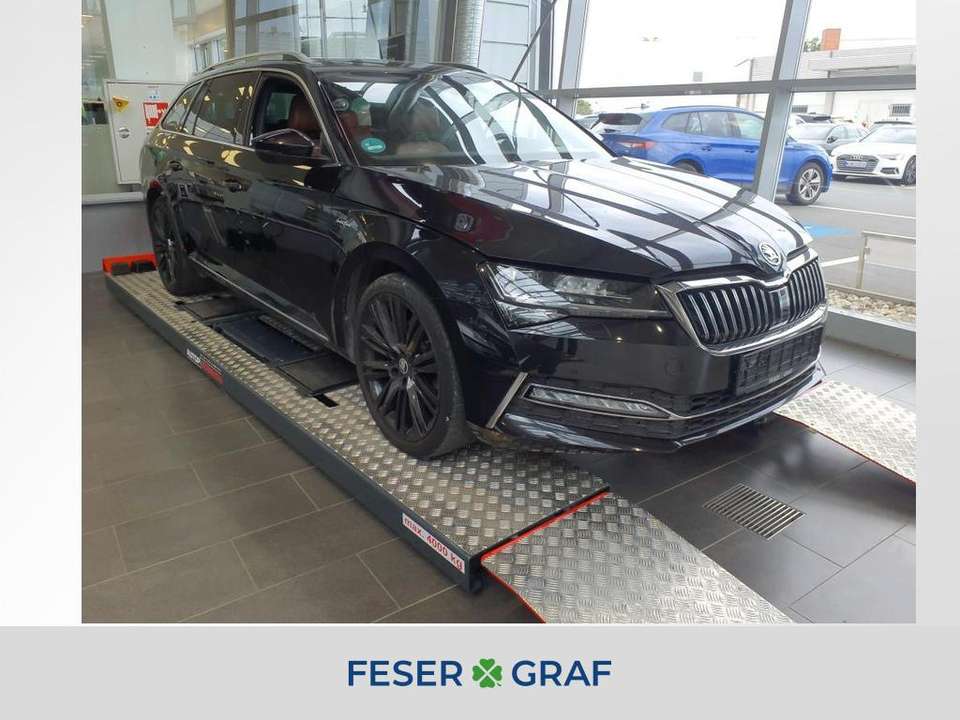 Skoda Superb - Imagem 1