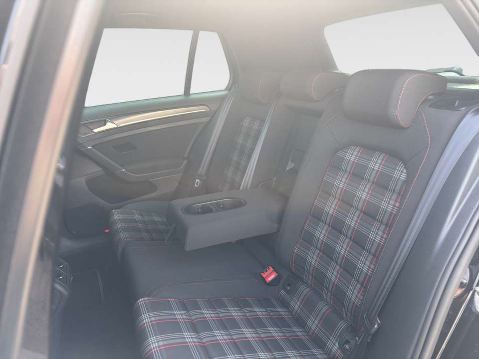 Volkswagen Golf GTI - Imagem 9