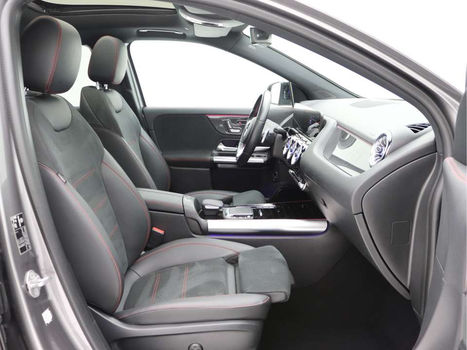 Mercedes-Benz GLA 200 - Imagem 12
